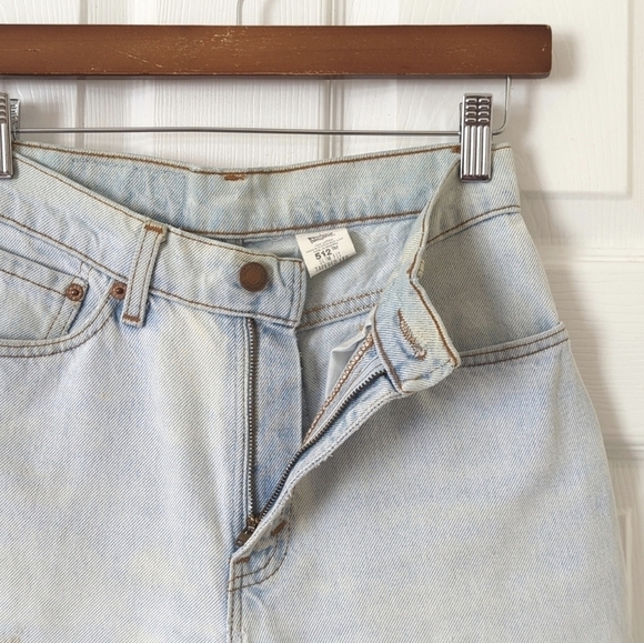 Levi's 90's Vintage 512 Light Wash High Waisted Slim Fit Tapered Leg Mom Jeans 5 - Picture 7 of 16